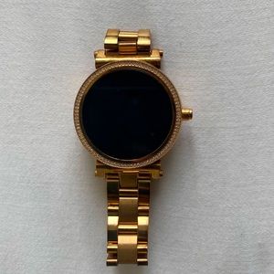 Michael Kors Sofie Smartwatch in gold